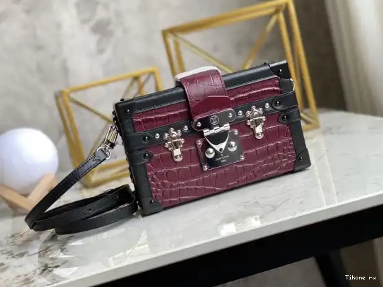 Affordable VUITTON MALLE PETITE LOUIS 0527